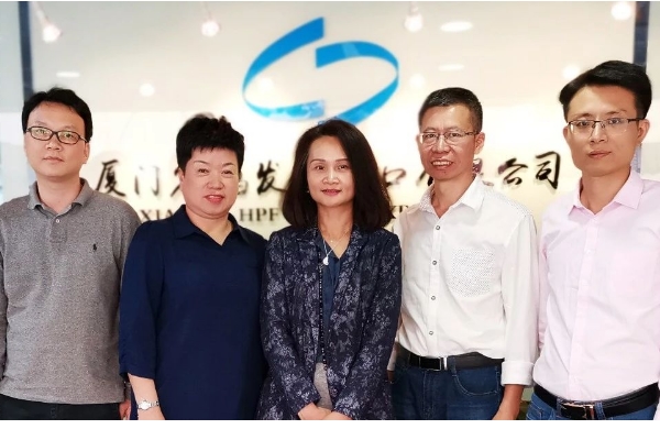 市商务局副局长林珍雅调研宏鹏发外贸综合服务平台发展现状：创新外贸服务， 争创行业标杆，助力外贸发展