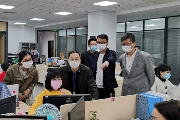 厦门税务局第三税务分局陈玉镜副局长带队调研宏鹏发外贸综合服务平台发展现状